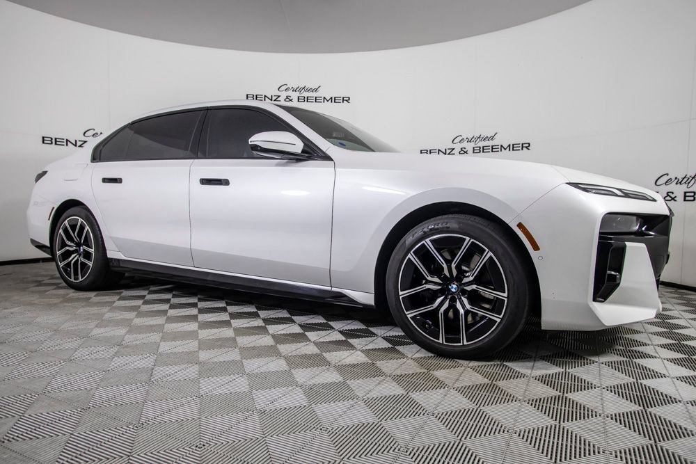 Used 2023 BMW 740i RWD image 2