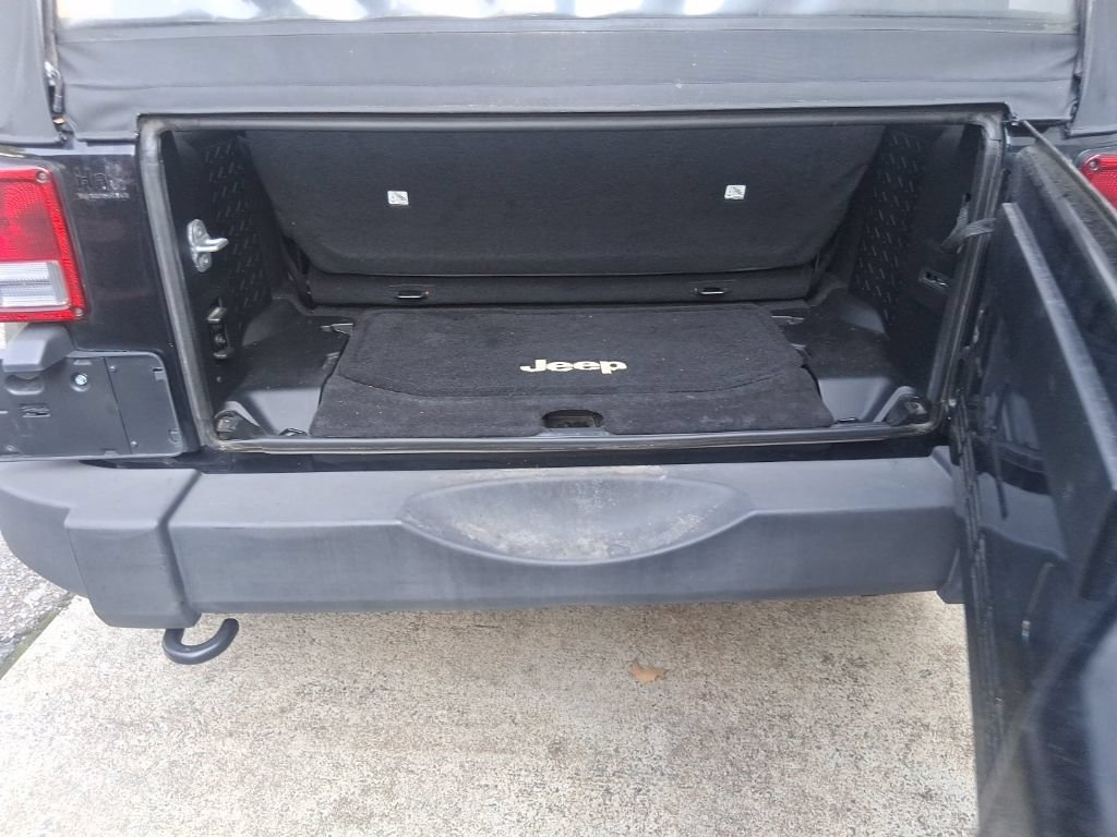 Used 2013 Jeep Wrangler Sport AWD/4WD image 16