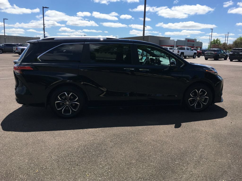 New 2026 Toyota Sienna Platinum AWD/4WD image 9