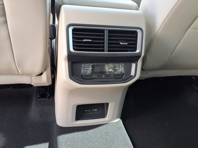 New 2025 Volkswagen Atlas SE image 26