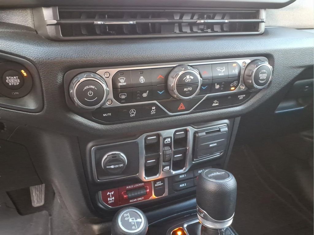 Used 2024 Jeep Gladiator Sport image 24