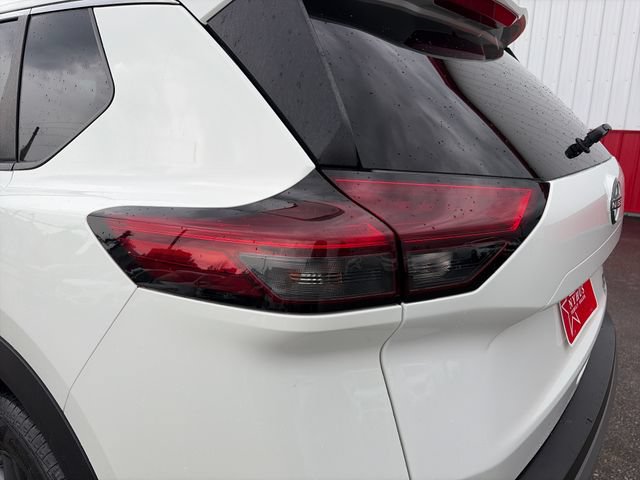 Used 2022 Nissan Rogue S AWD/4WD image 19