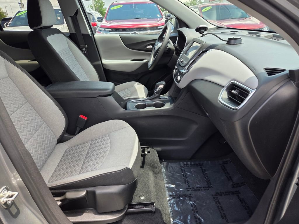 Used 2023 Chevrolet Equinox LT FWD image 16
