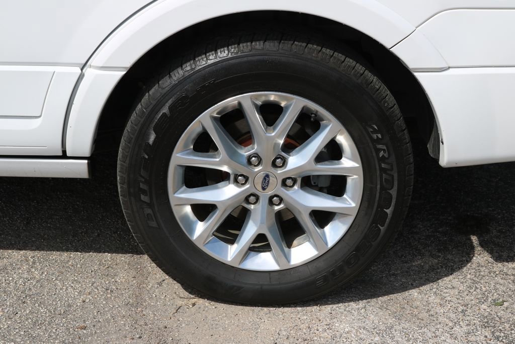 Used 2017 Ford Expedition Limited w/ Equipment Group 301A RWD image 9