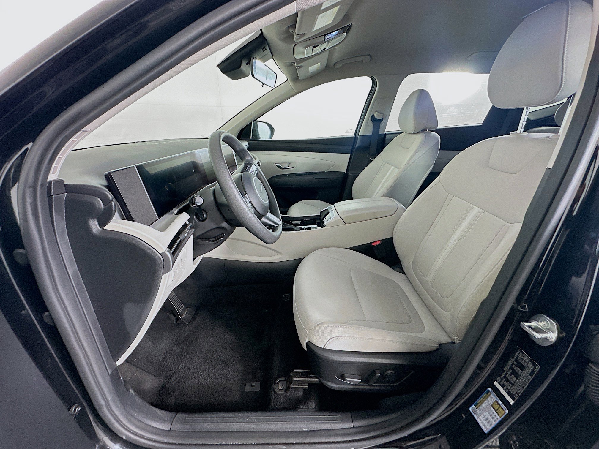 Used 2025 Hyundai Tucson SEL AWD/4WD image 13
