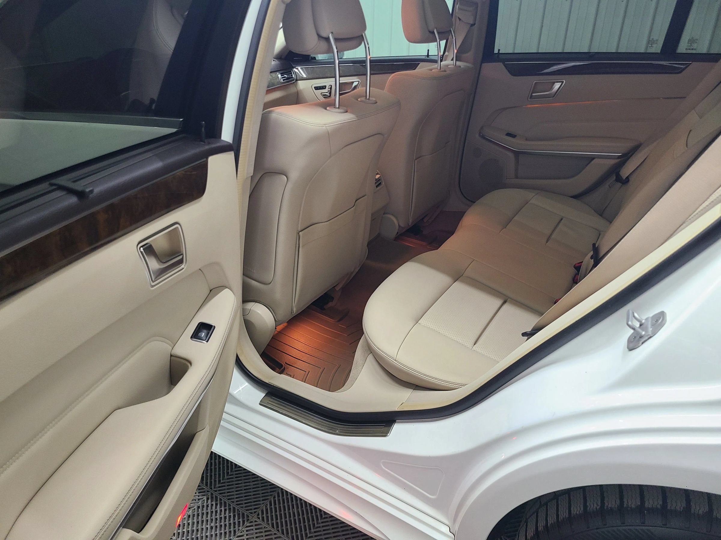 Used 2016 Mercedes-Benz E 350 4MATIC Wagon image 36