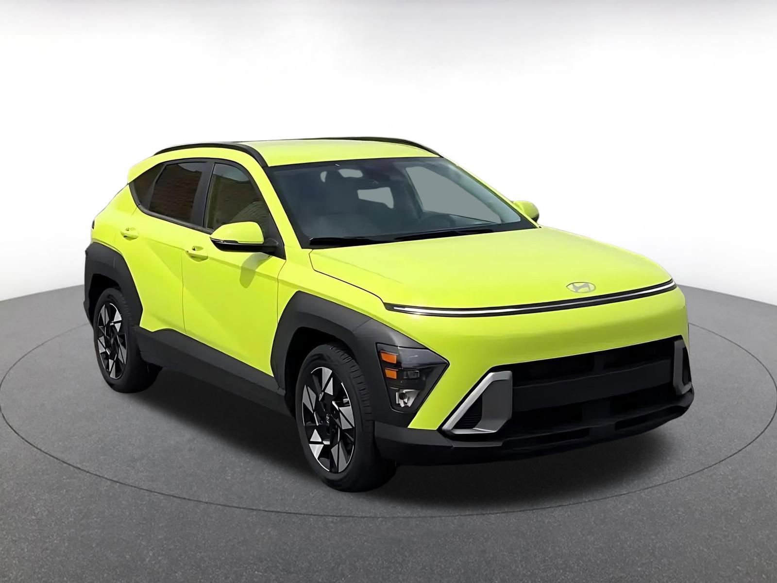 Used 2025 Hyundai Kona SEL FWD image 3