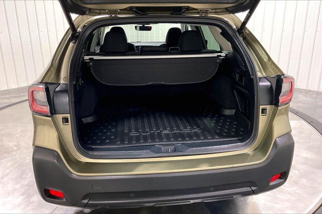 Used 2025 Subaru Outback Onyx Edition AWD/4WD image 38