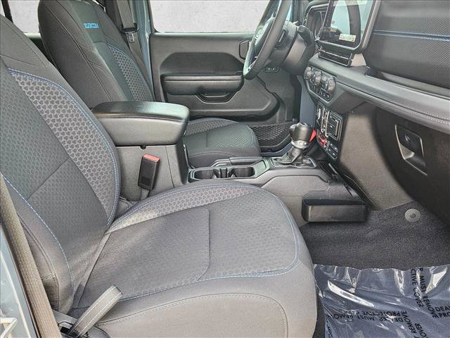 Used 2024 Jeep Wrangler Unlimited Rubicon 4xe w/ Technology Group AWD/4WD image 21