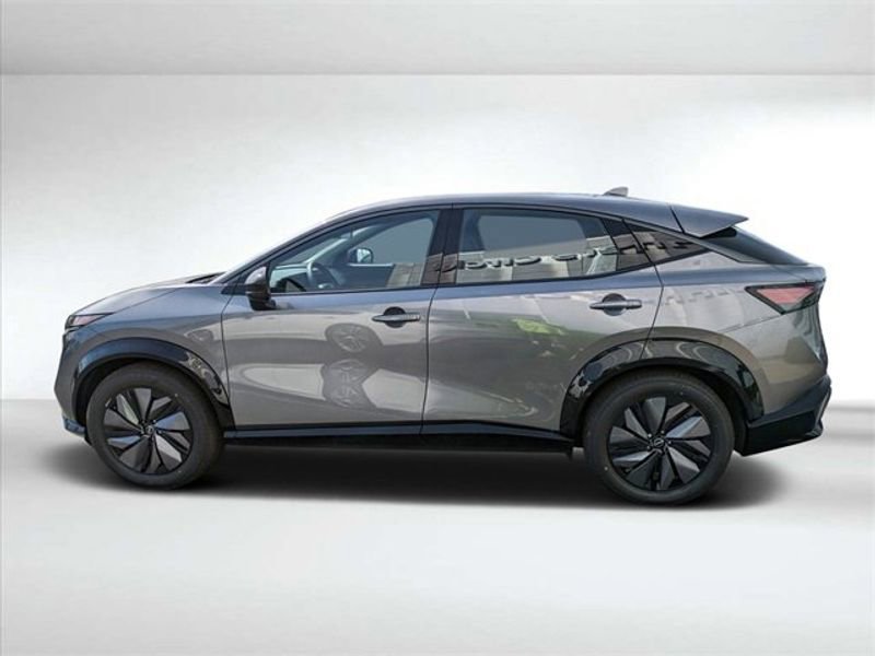 New 2023 Nissan Ariya AWD image 7