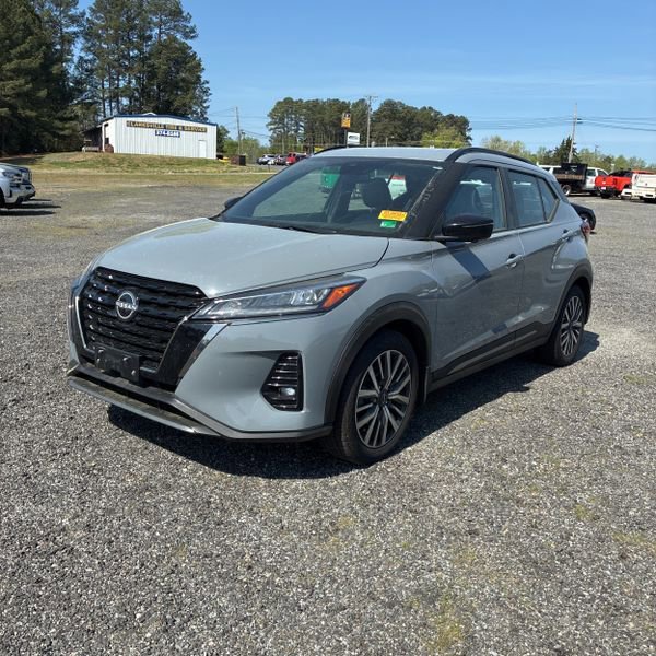 Used 2023 Nissan Kicks SR w/ SR Premium Package image 1