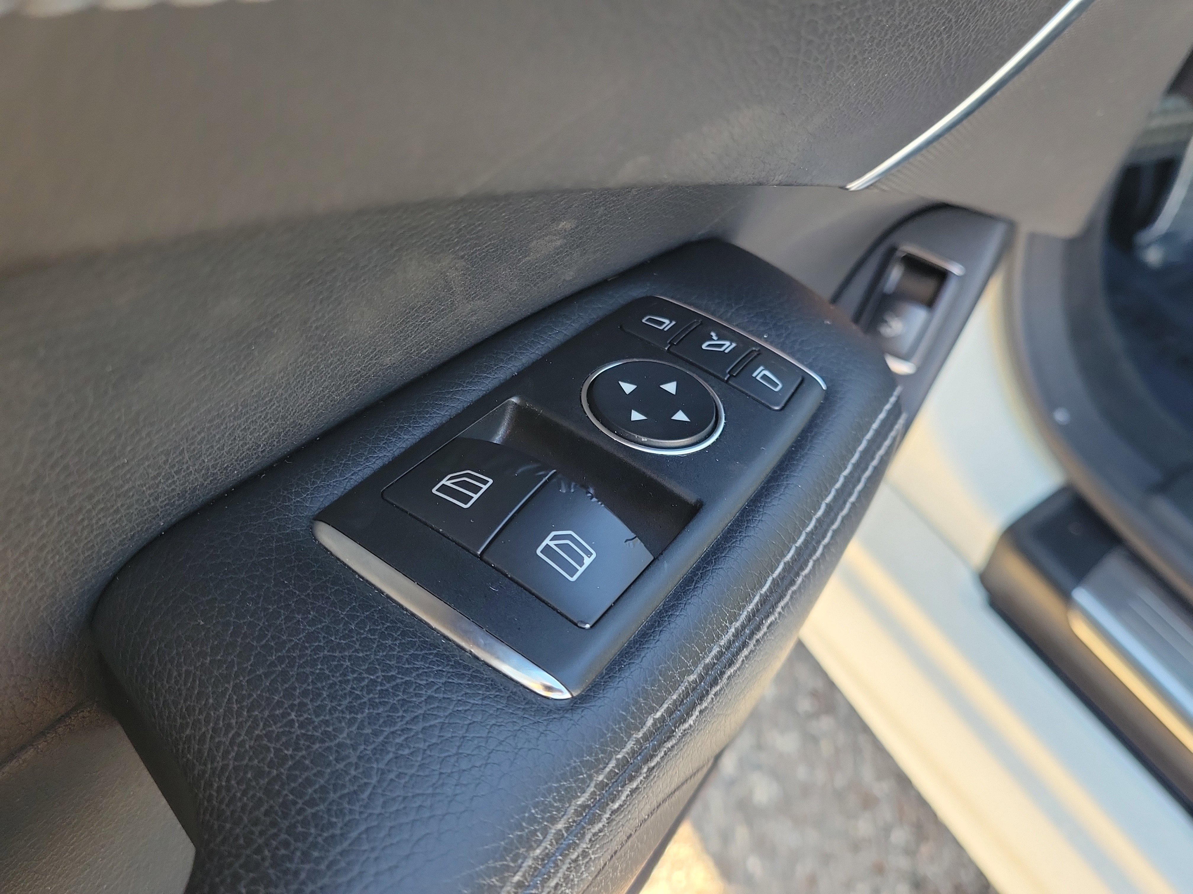 Used 2014 Mercedes-Benz SL 550 SL 550 w/ Sport Wheel Package image 9