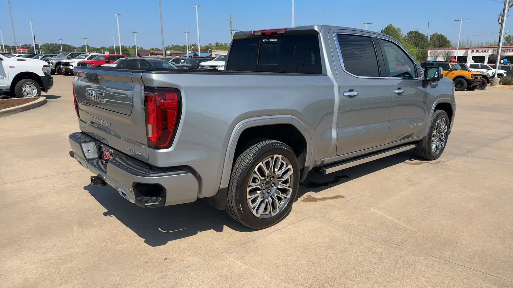 Used 2025 GMC Sierra 1500 Denali Ultimate AWD/4WD image 9