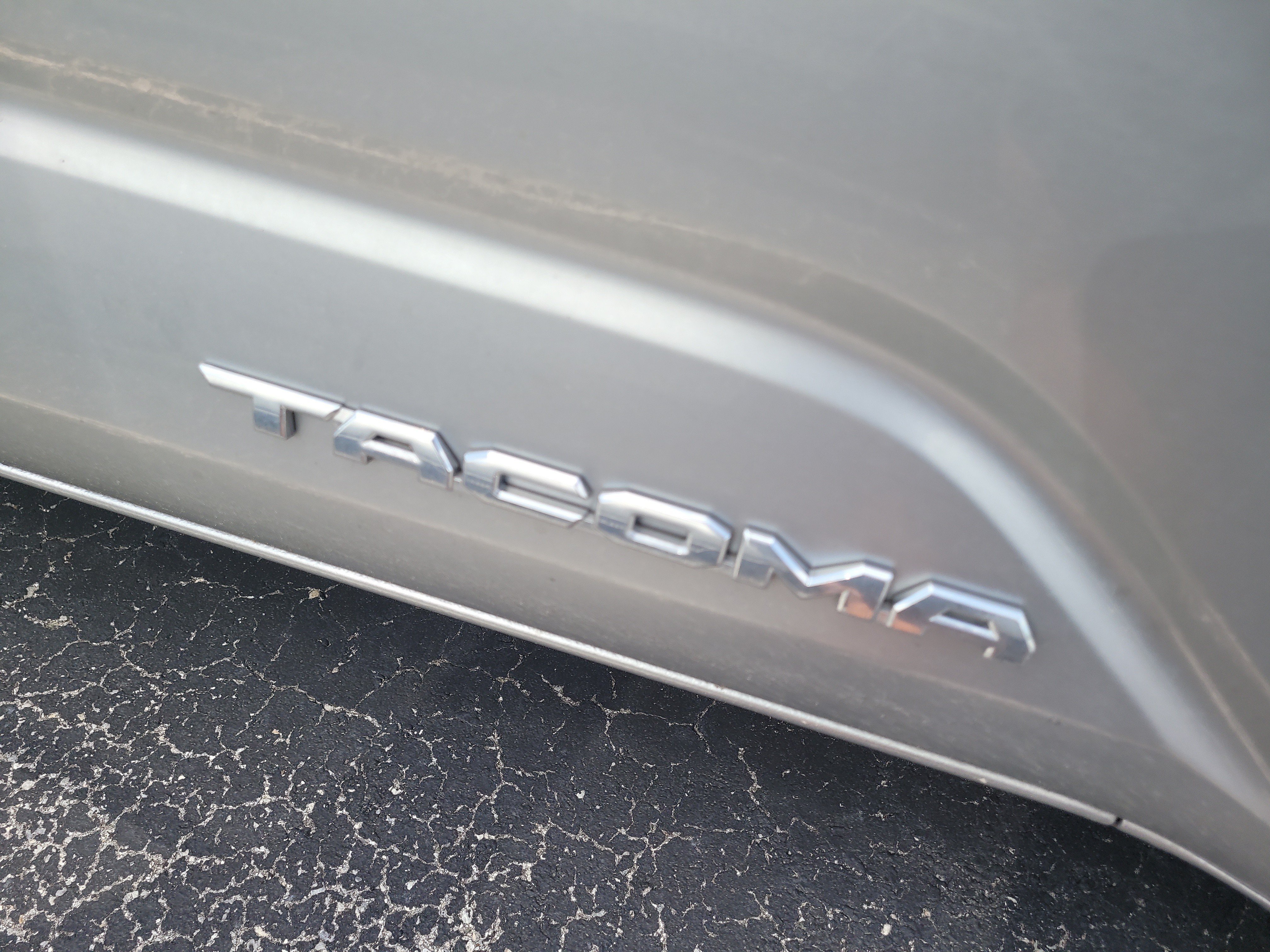 Used 2024 Toyota Tacoma SR5 AWD/4WD image 10
