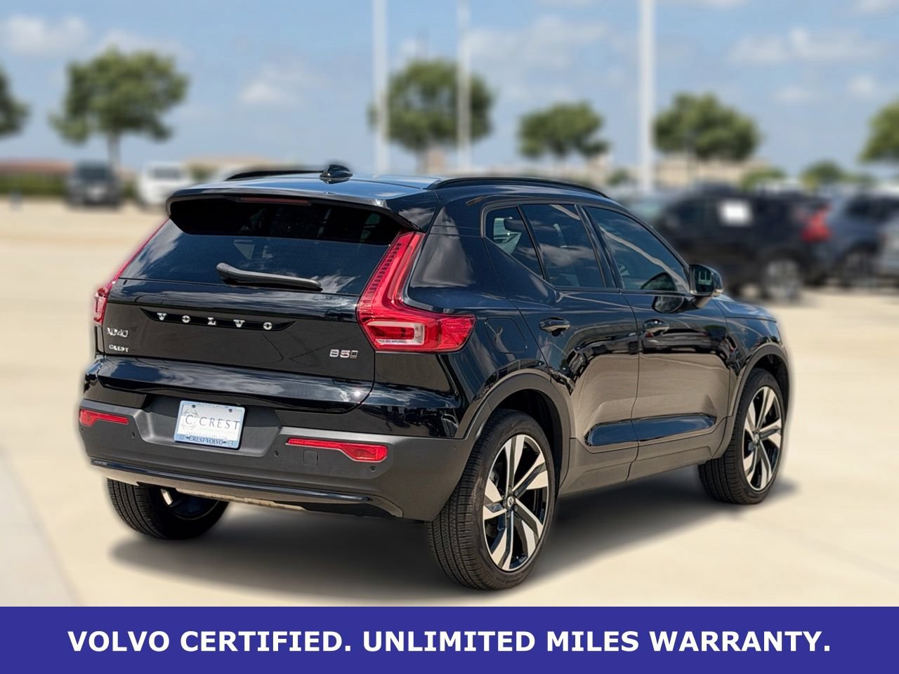 Certified 2025 Volvo XC40 B5 Ultra AWD/4WD image 8
