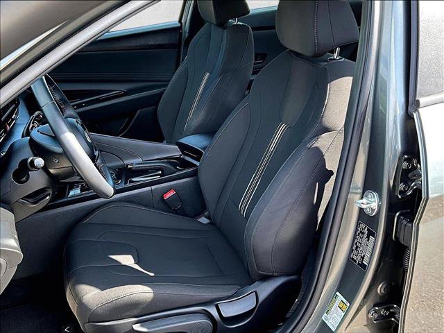 Used 2025 Hyundai Elantra Sport FWD image 24