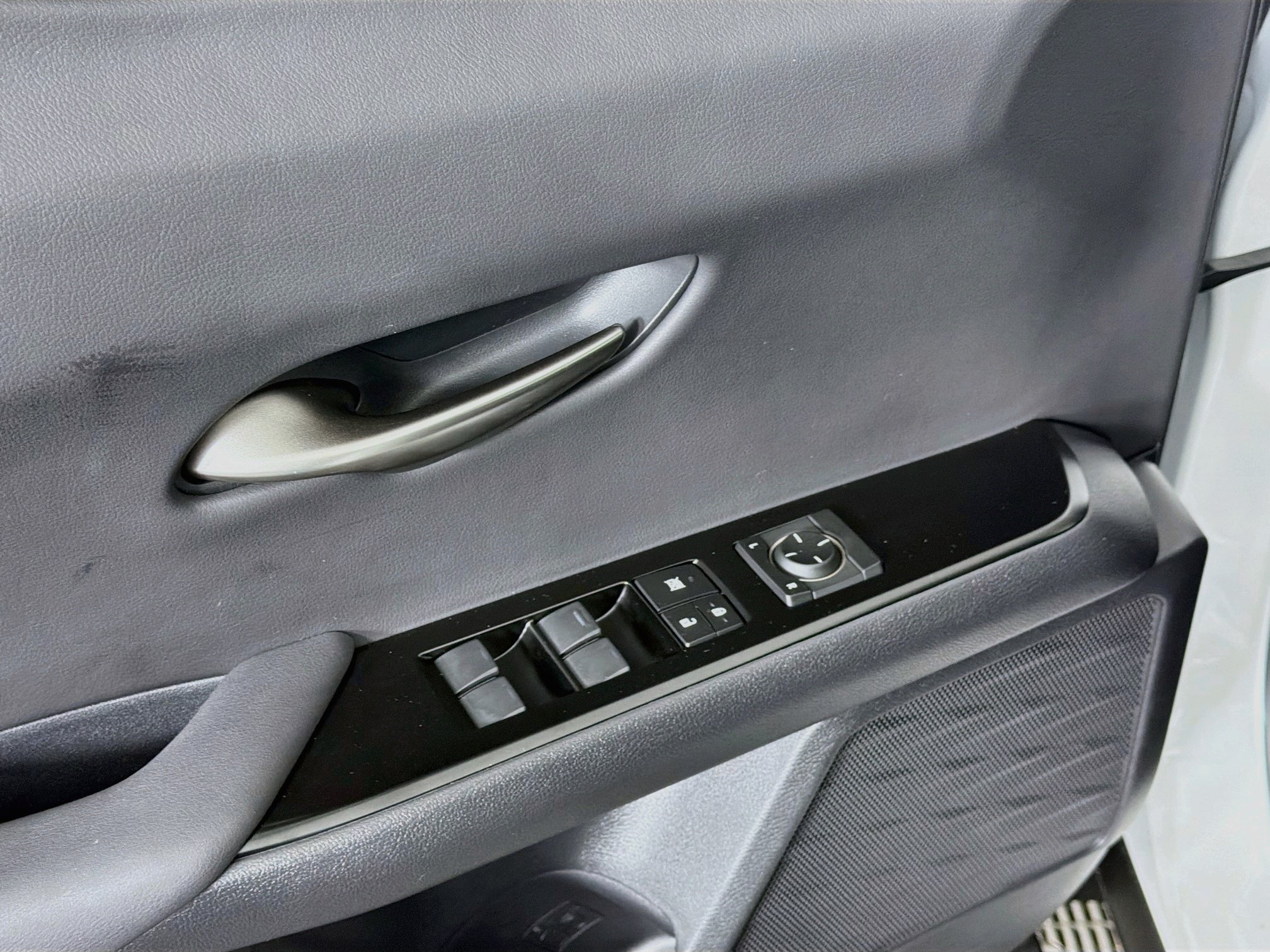 Used 2022 Lexus UX 200 w/ Accessory Package (Z2) FWD image 15