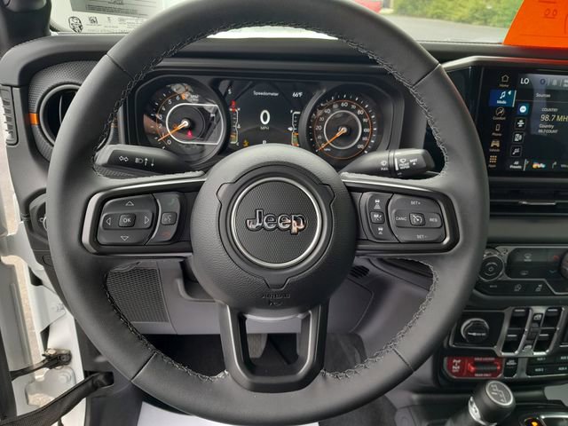 Used 2026 Jeep Gladiator Mojave AWD/4WD image 13