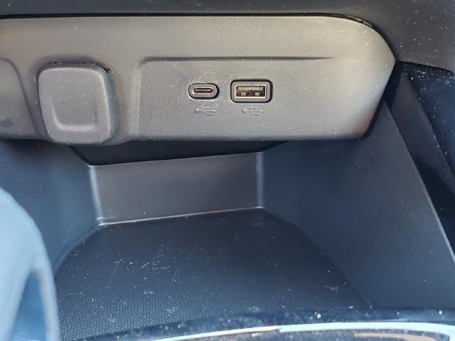Certified 2024 Chevrolet Trax RS w/ Driver Confidence Package FWD image 30
