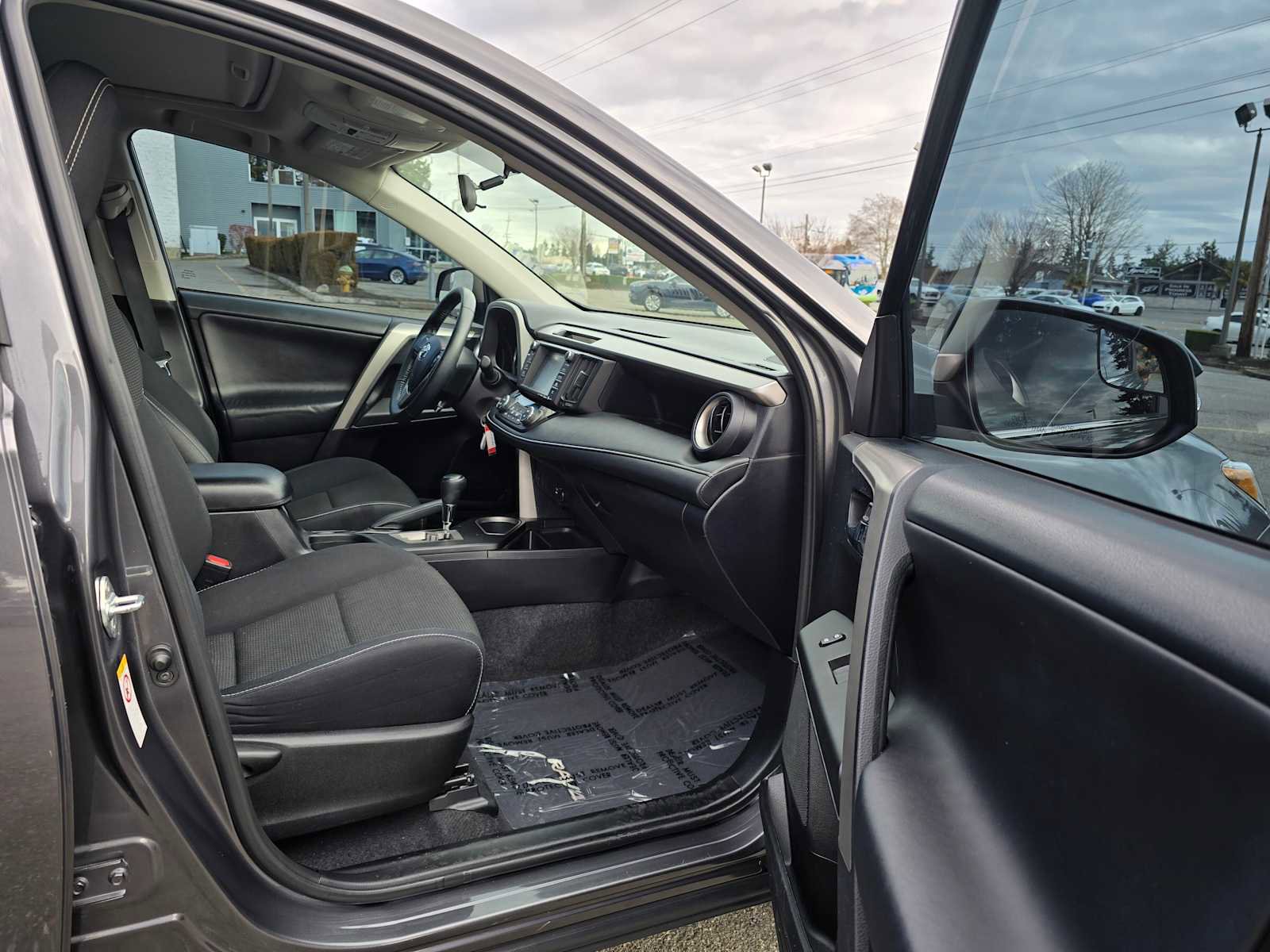Used 2016 Toyota RAV4 XLE image 11