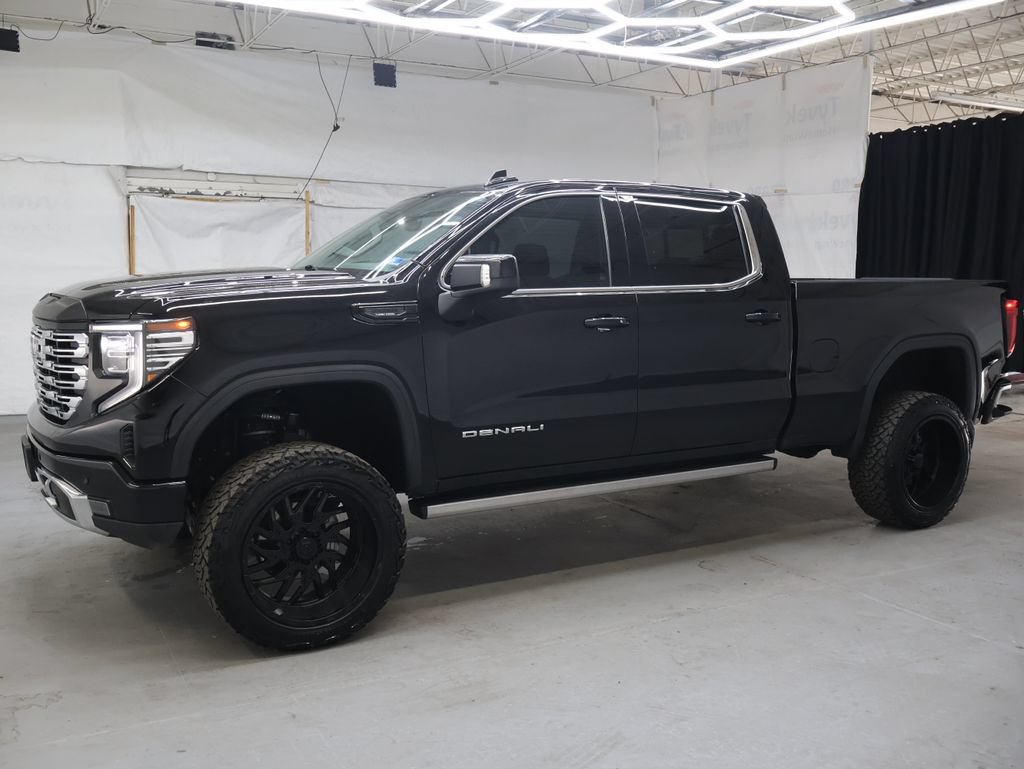 Used 2024 GMC Sierra 1500 Denali w/ Denali Reserve Package AWD/4WD image 4