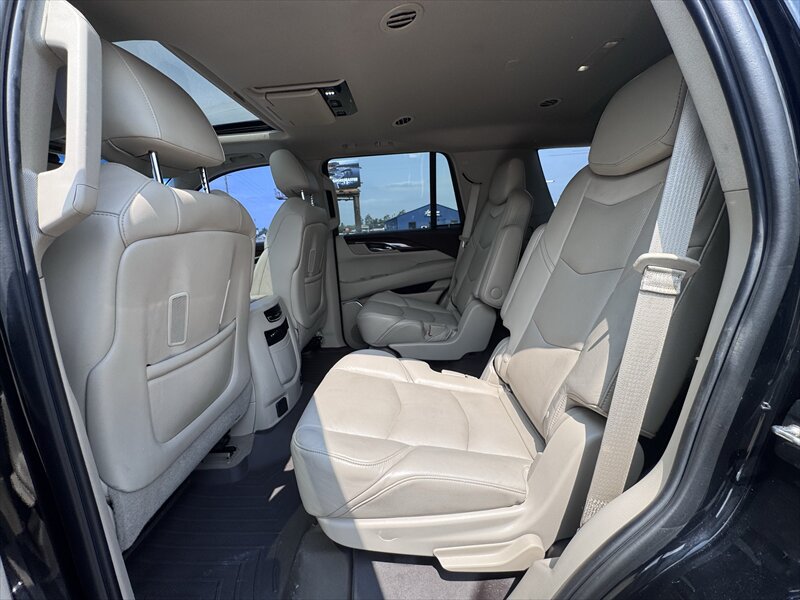 Used 2015 Cadillac Escalade Premium AWD/4WD image 11