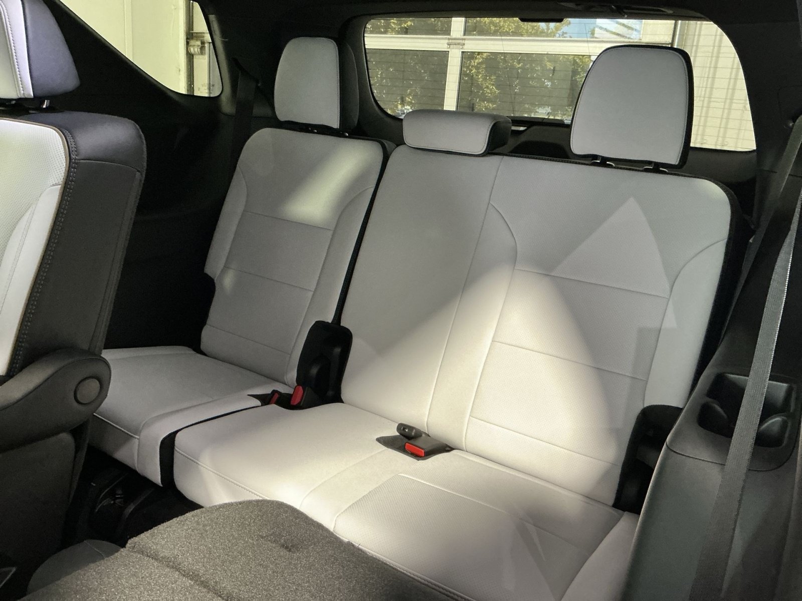 New 2026 Chevrolet Traverse High Country FWD image 25