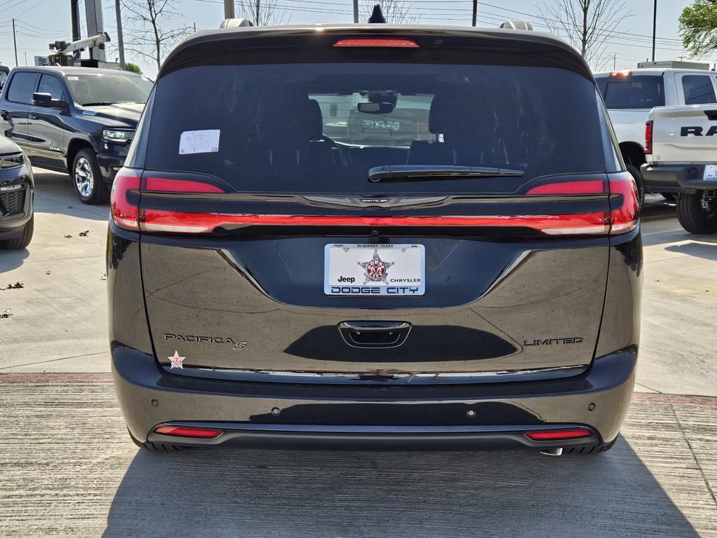 New 2026 Chrysler Pacifica Limited w/ Uconnect Theater Family Group FWD image 4