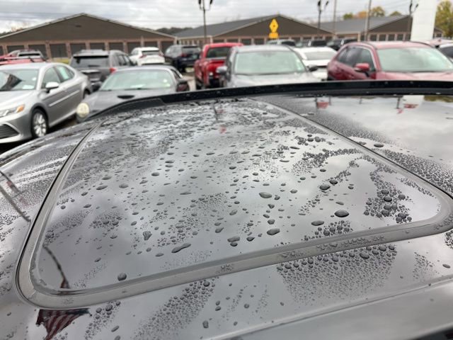 Used 2025 Chevrolet Trax RS w/ Sunroof Package image 25