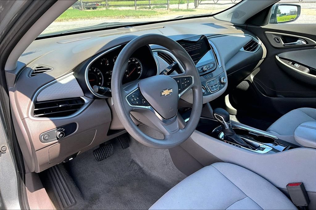 Used 2024 Chevrolet Malibu LT FWD image 13