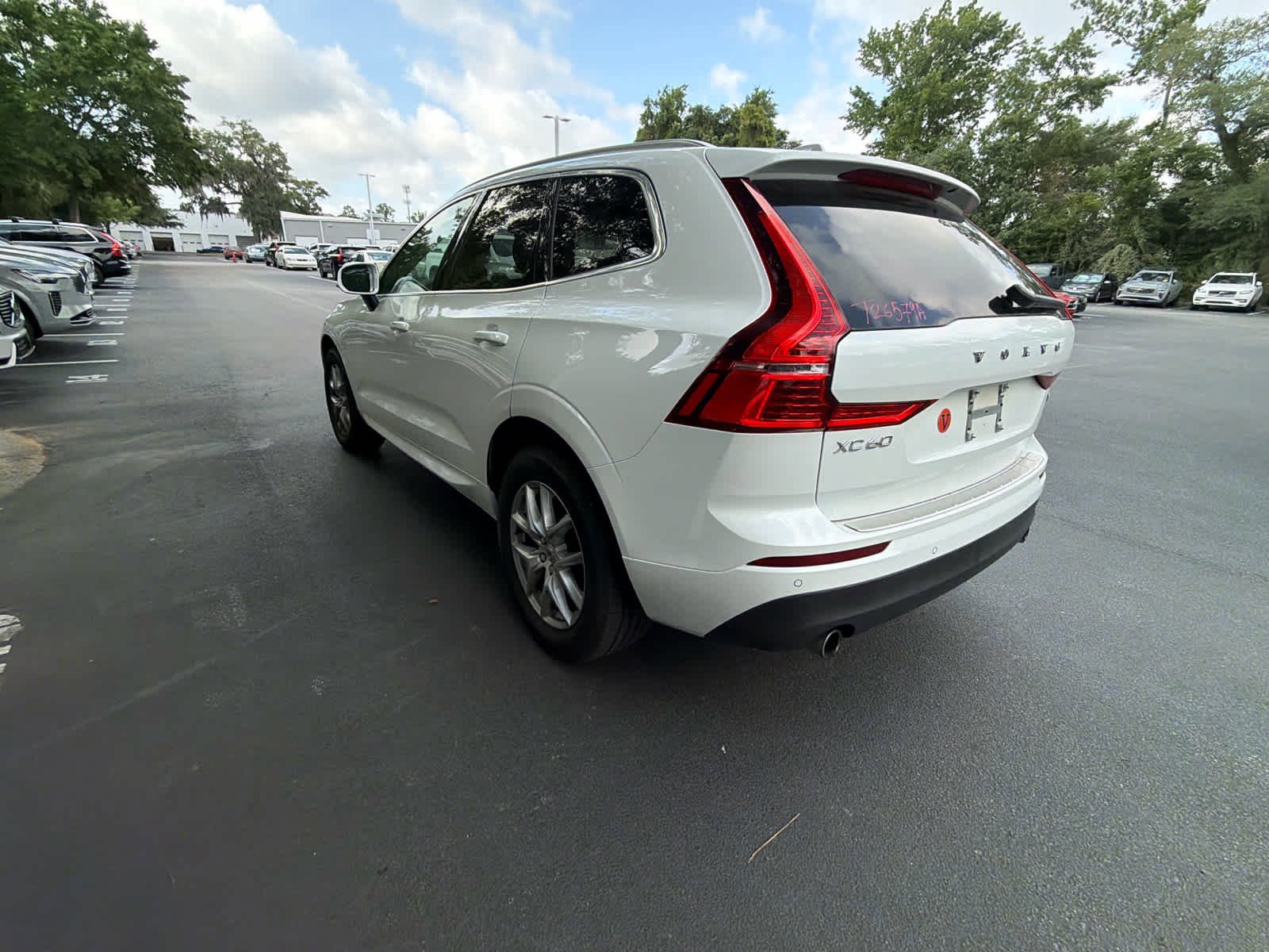 Used 2021 Volvo XC60 T5 Momentum AWD/4WD image 14