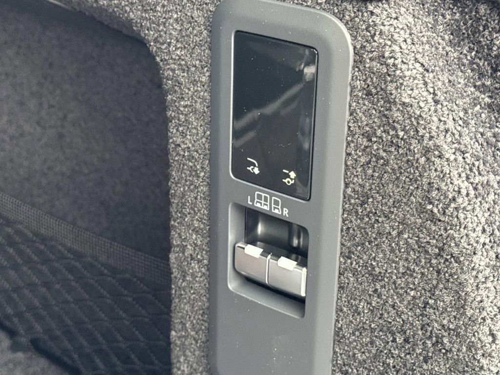 New 2026 Land Rover Range Rover SE AWD/4WD image 7