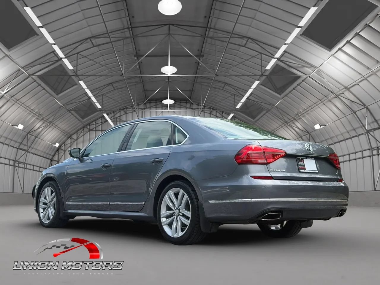 Used 2016 Volkswagen Passat 3.6 SEL Premium FWD image 4