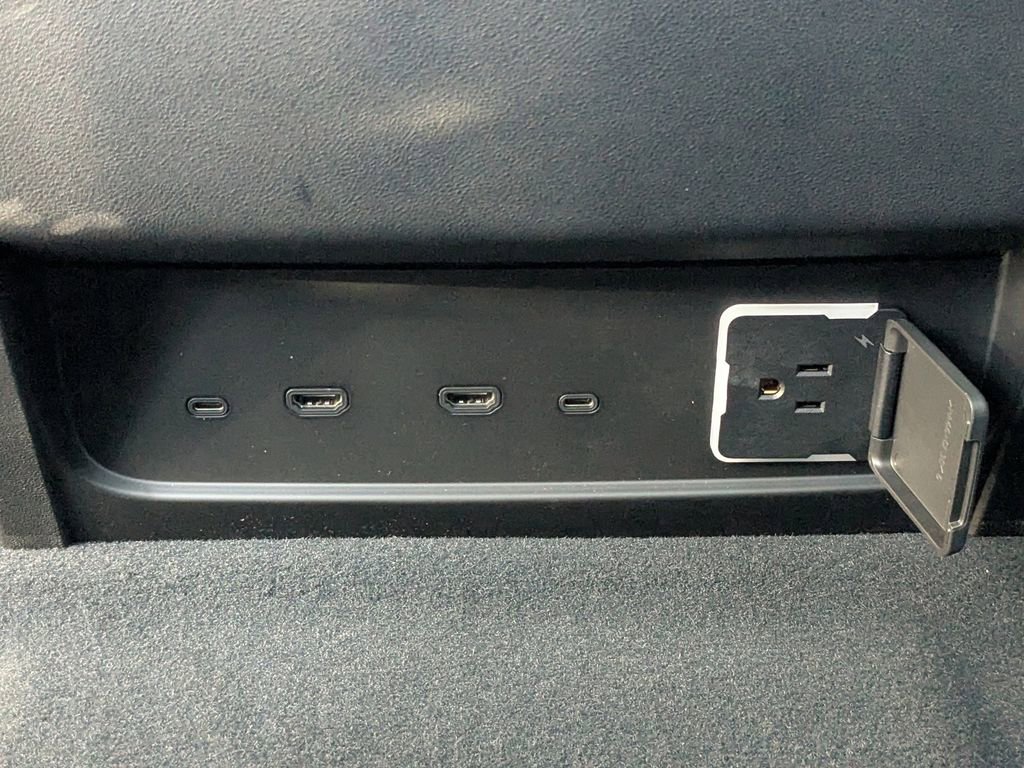 New 2025 Cadillac Escalade IQ Sport 1 w/ LPO, ONYX Package image 23