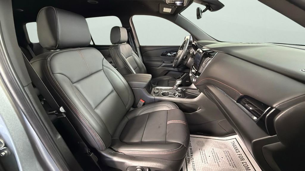 Used 2023 Chevrolet Traverse RS image 33