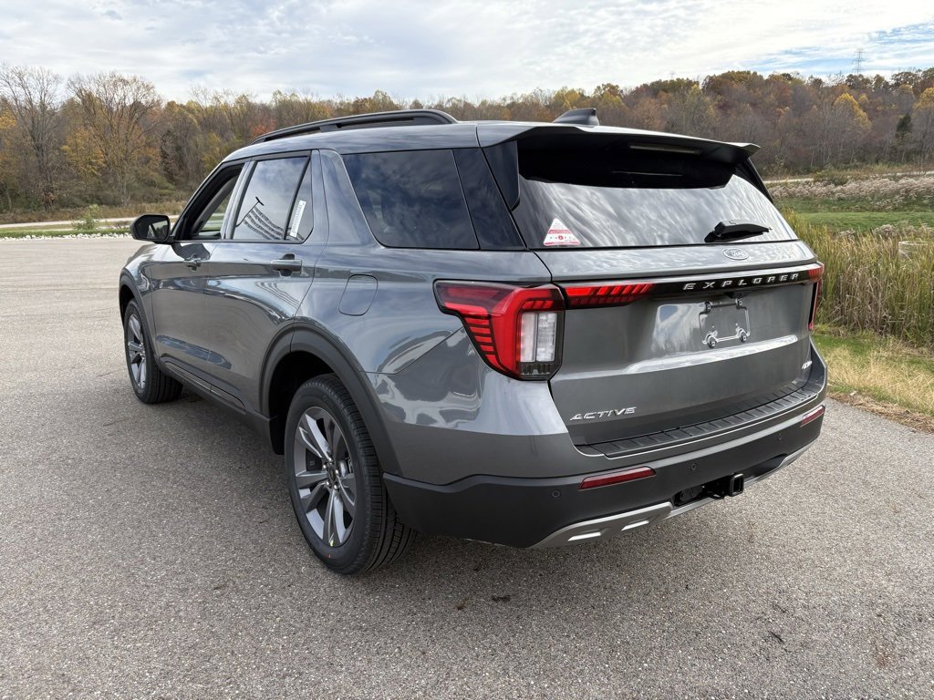 New 2026 Ford Explorer Active w/ Active Comfort Package image 3