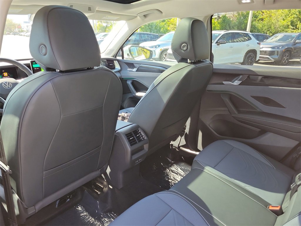 New 2026 Volkswagen Tiguan SE image 9