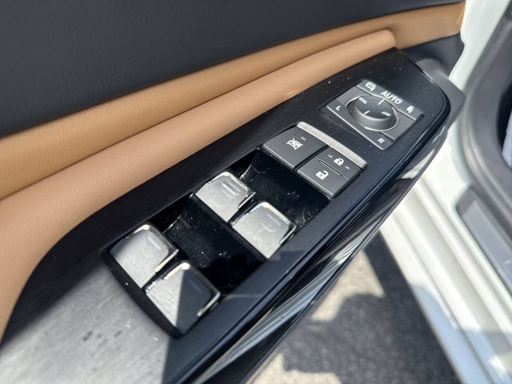 Used 2025 Lexus ES 300h w/ Premium Package FWD image 19