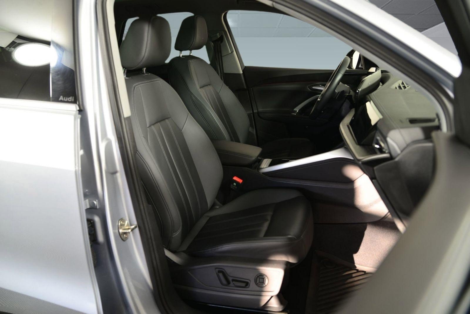 Used 2025 Audi Q5 Premium w/ Convenience Package AWD/4WD image 16