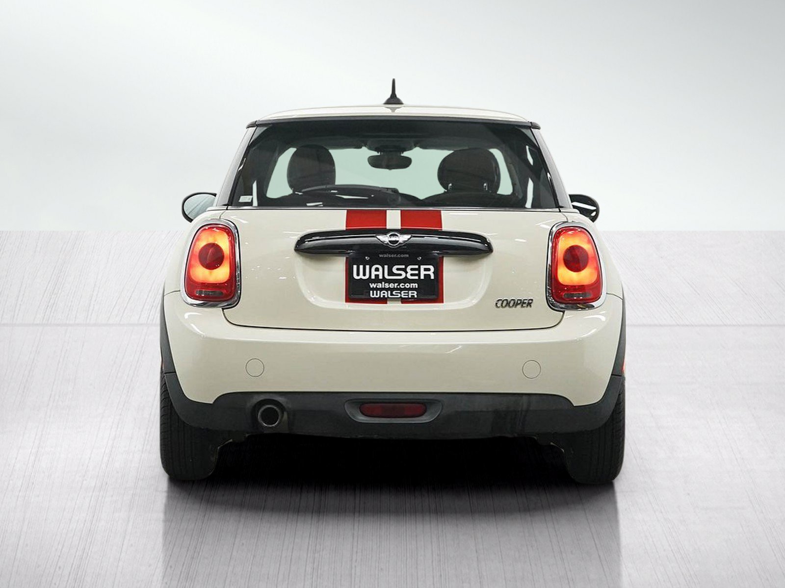 Used 2017 MINI Cooper 2-Door Hardtop FWD image 4