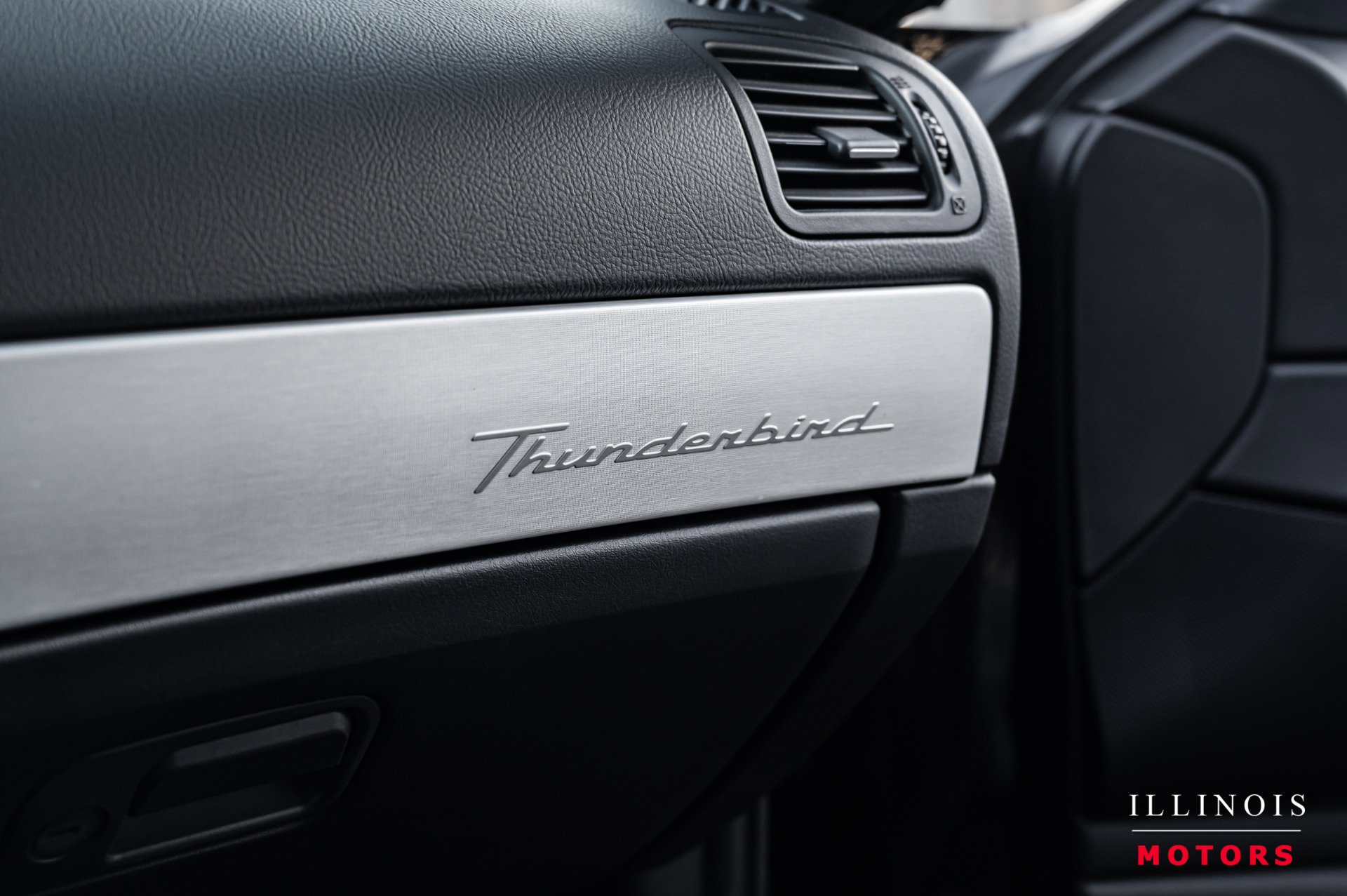 Used 2003 Ford Thunderbird Deluxe image 22