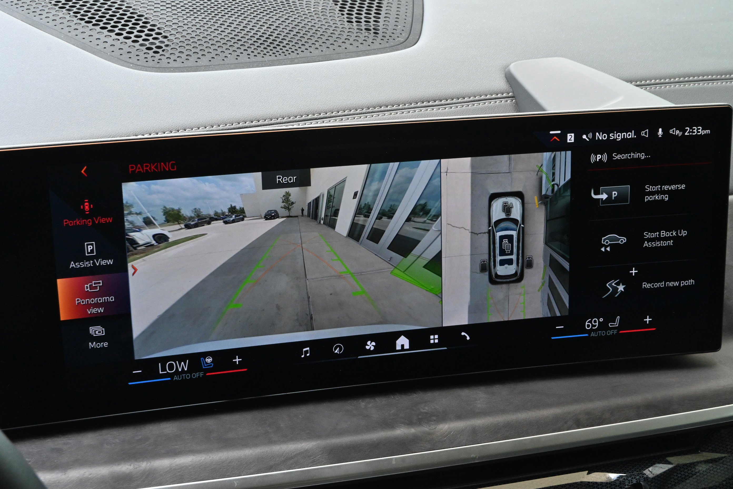 Certified 2024 BMW X7 xDrive40i image 19