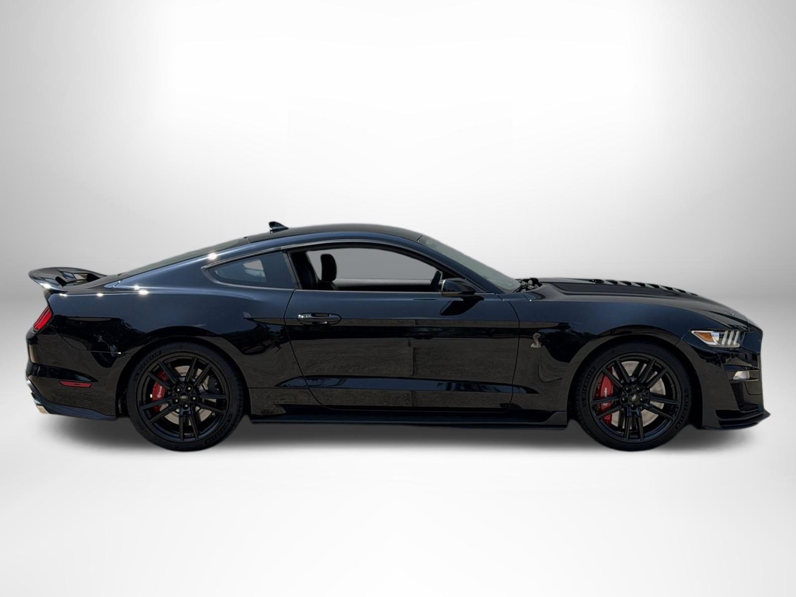 Used 2020 Ford Mustang Shelby GT500 w/ Technology Package RWD image 2