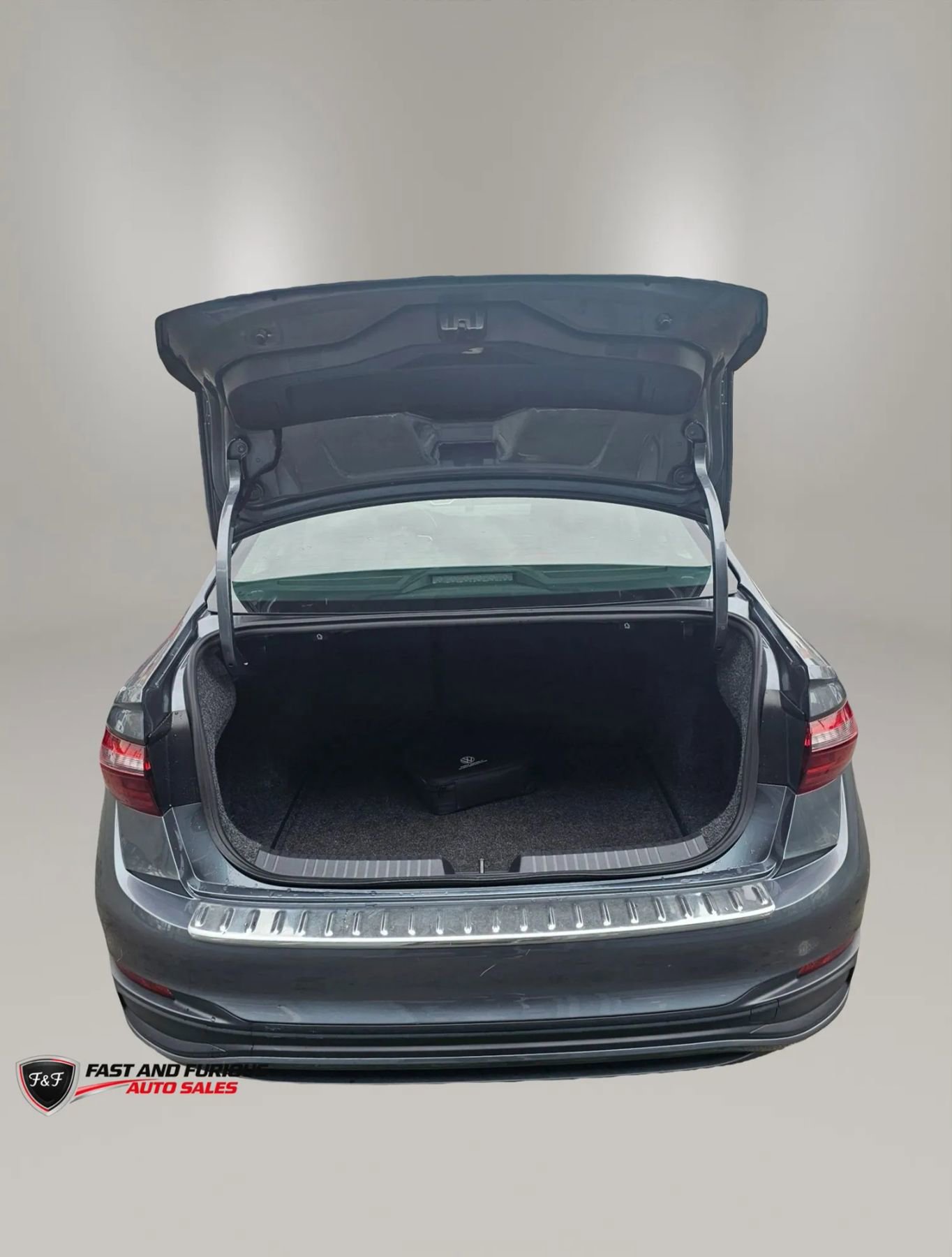 Used 2023 Volkswagen Jetta SE FWD image 26