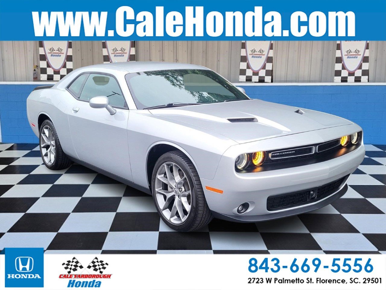 Used 2023 Dodge Challenger SXT w/ Plus Package RWD image 1