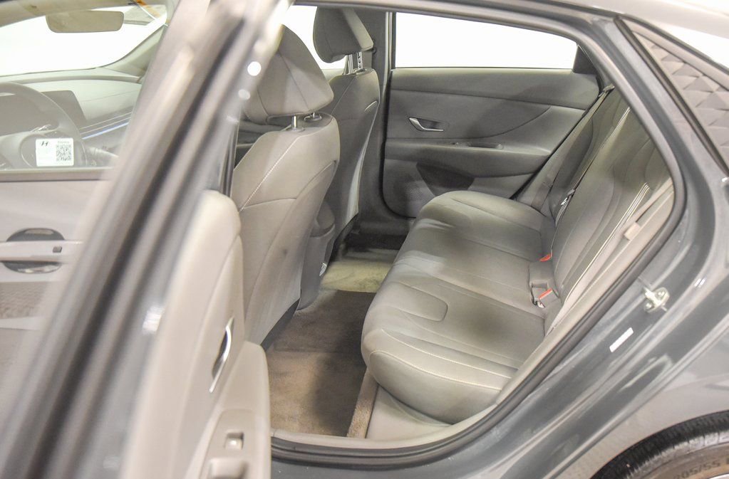 Used 2024 Hyundai Elantra SEL image 4