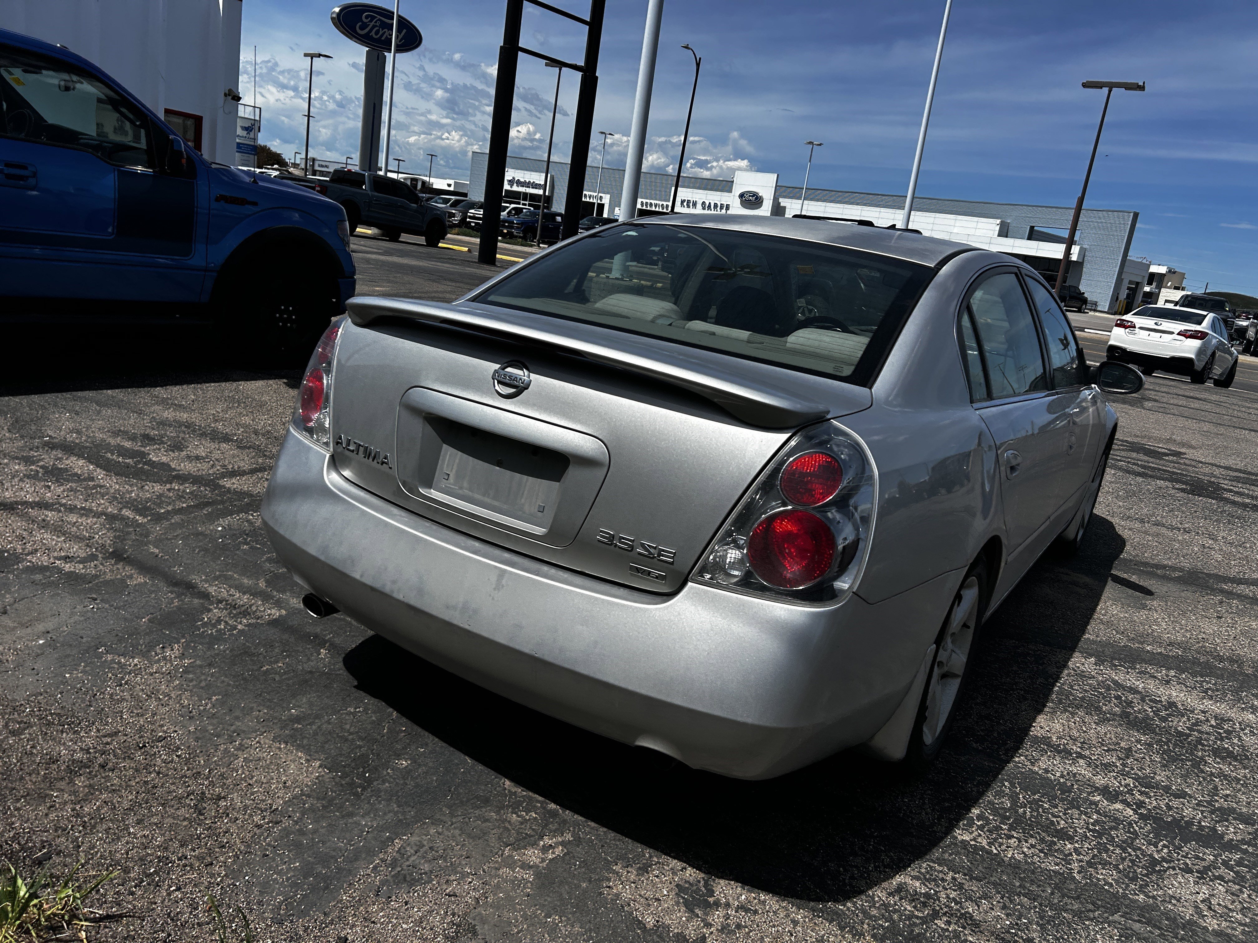 Used 2005 Nissan Altima 3.5 SE w/ (N01) Sport Plus Pkg FWD image 5