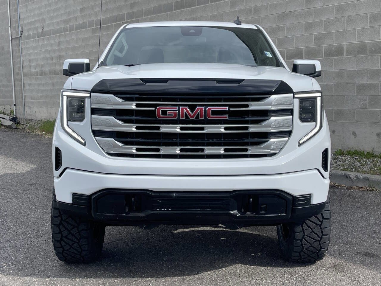 Used 2024 GMC Sierra 1500 SLE w/ X31 Off-Road Package AWD/4WD image 15