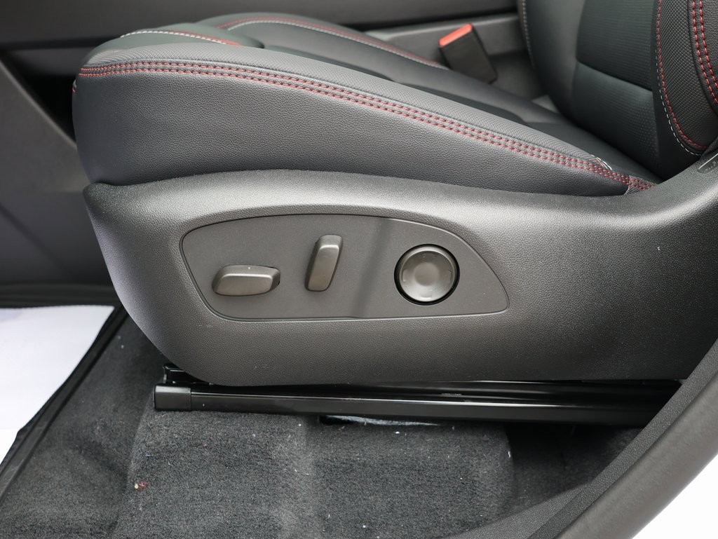 New 2026 Chevrolet Traverse RS image 13