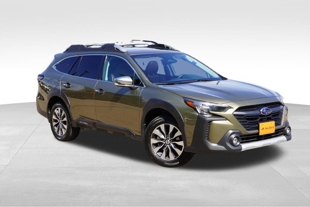 Used 2025 Subaru Outback Touring AWD/4WD image 1